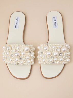 🆕{Steve Madden} Knicky Pearl Ivory Rhinestone Slide Sandals